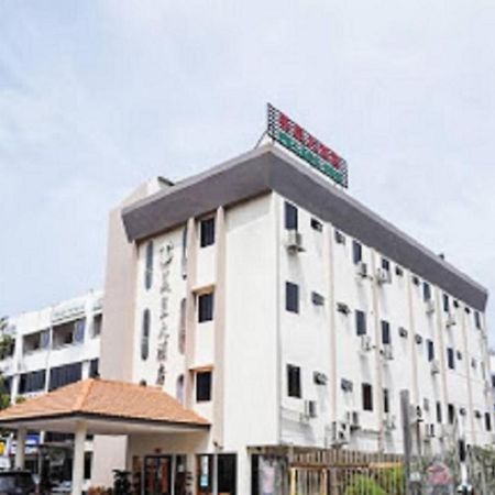 Palace Inn Miri Extérieur photo