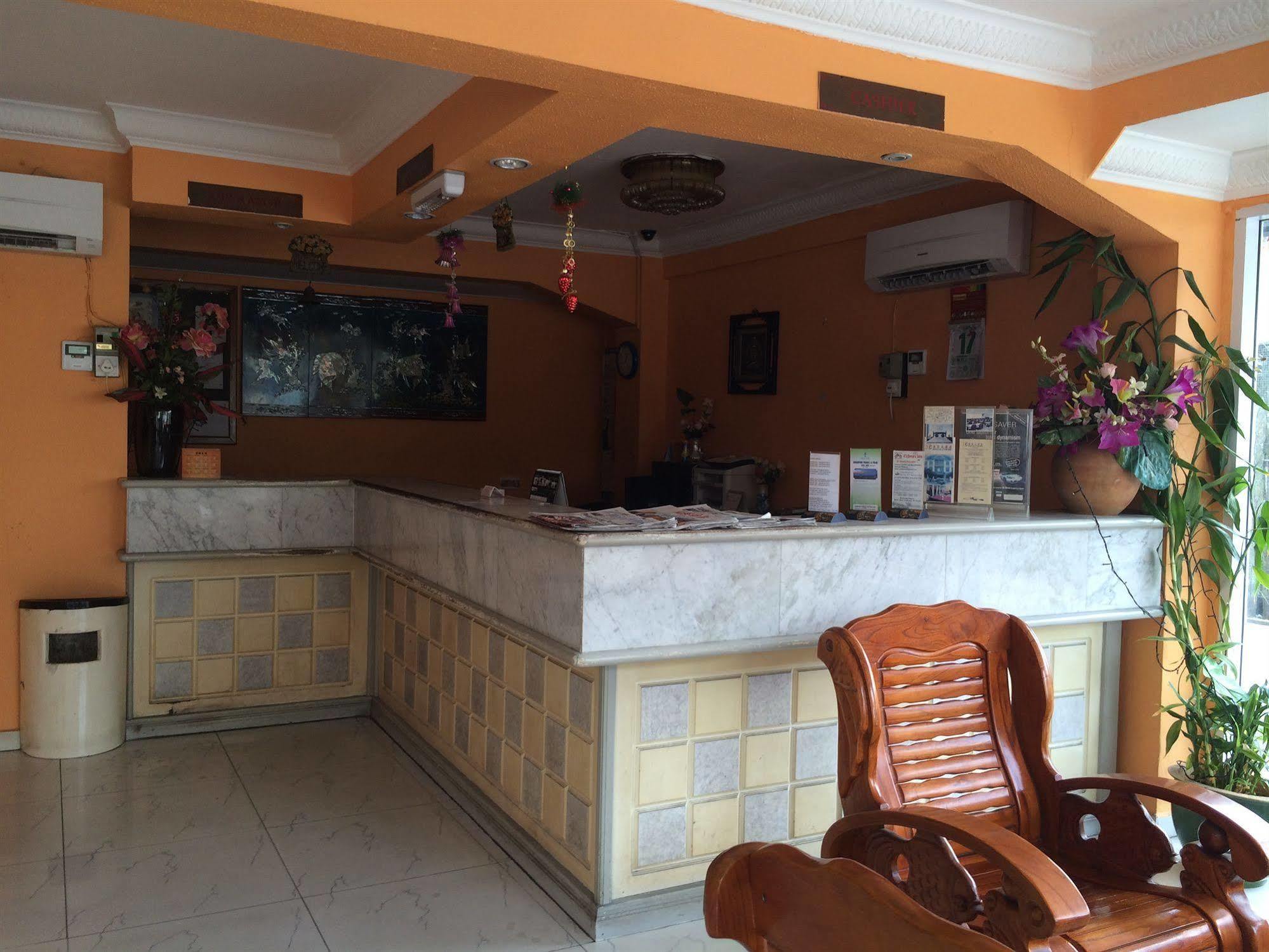 Palace Inn Miri Extérieur photo