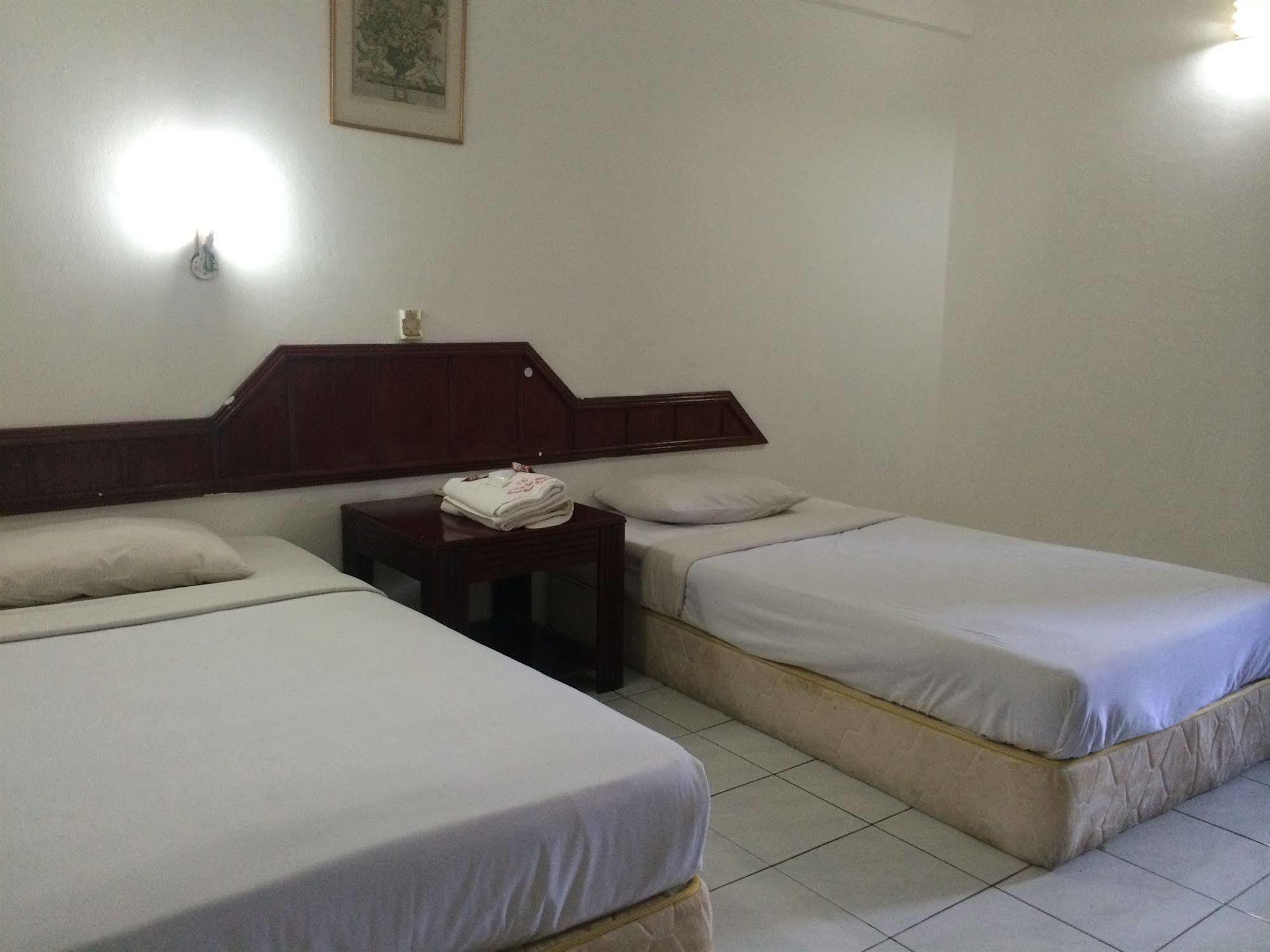 Palace Inn Miri Extérieur photo