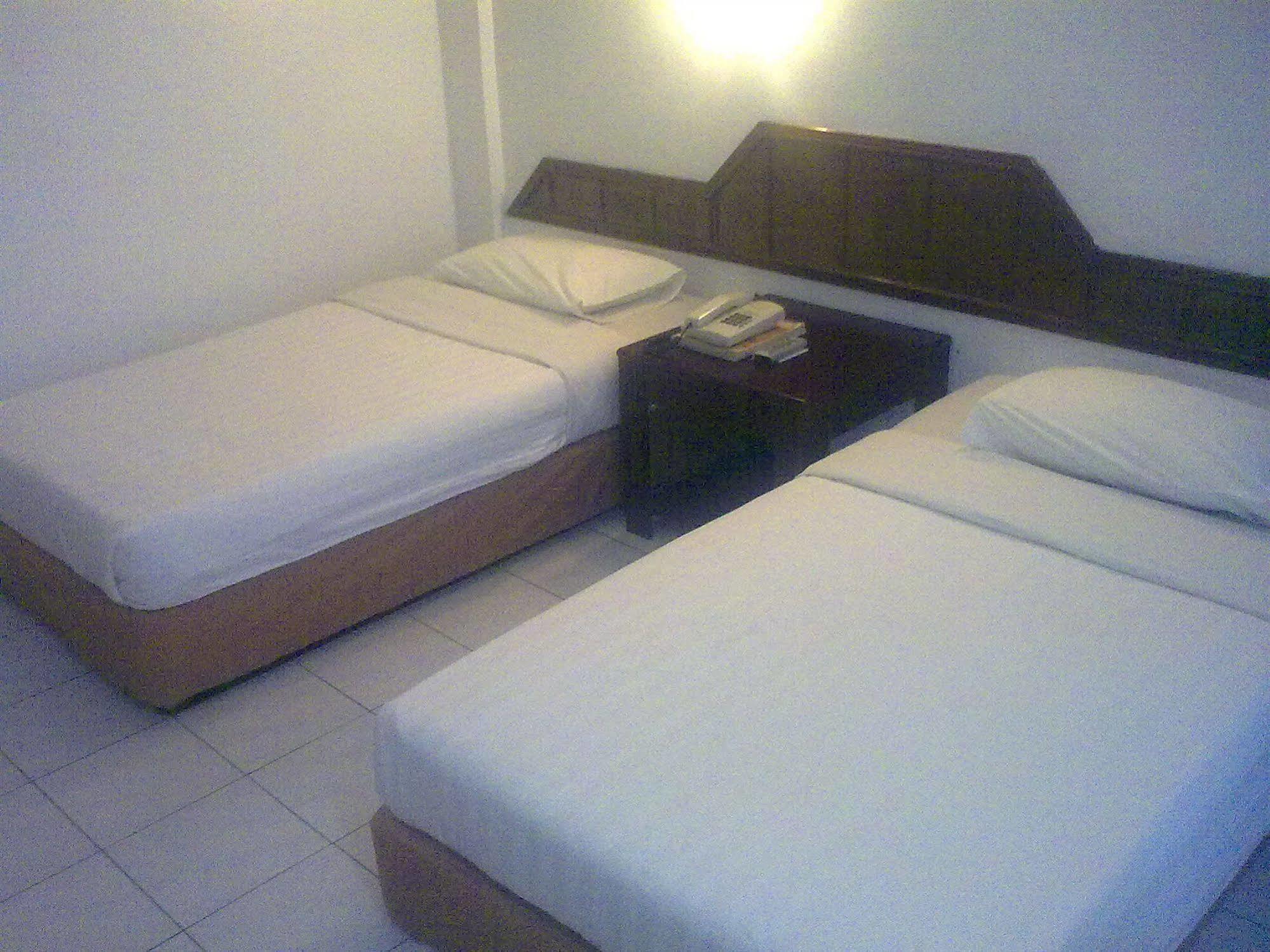 Palace Inn Miri Extérieur photo