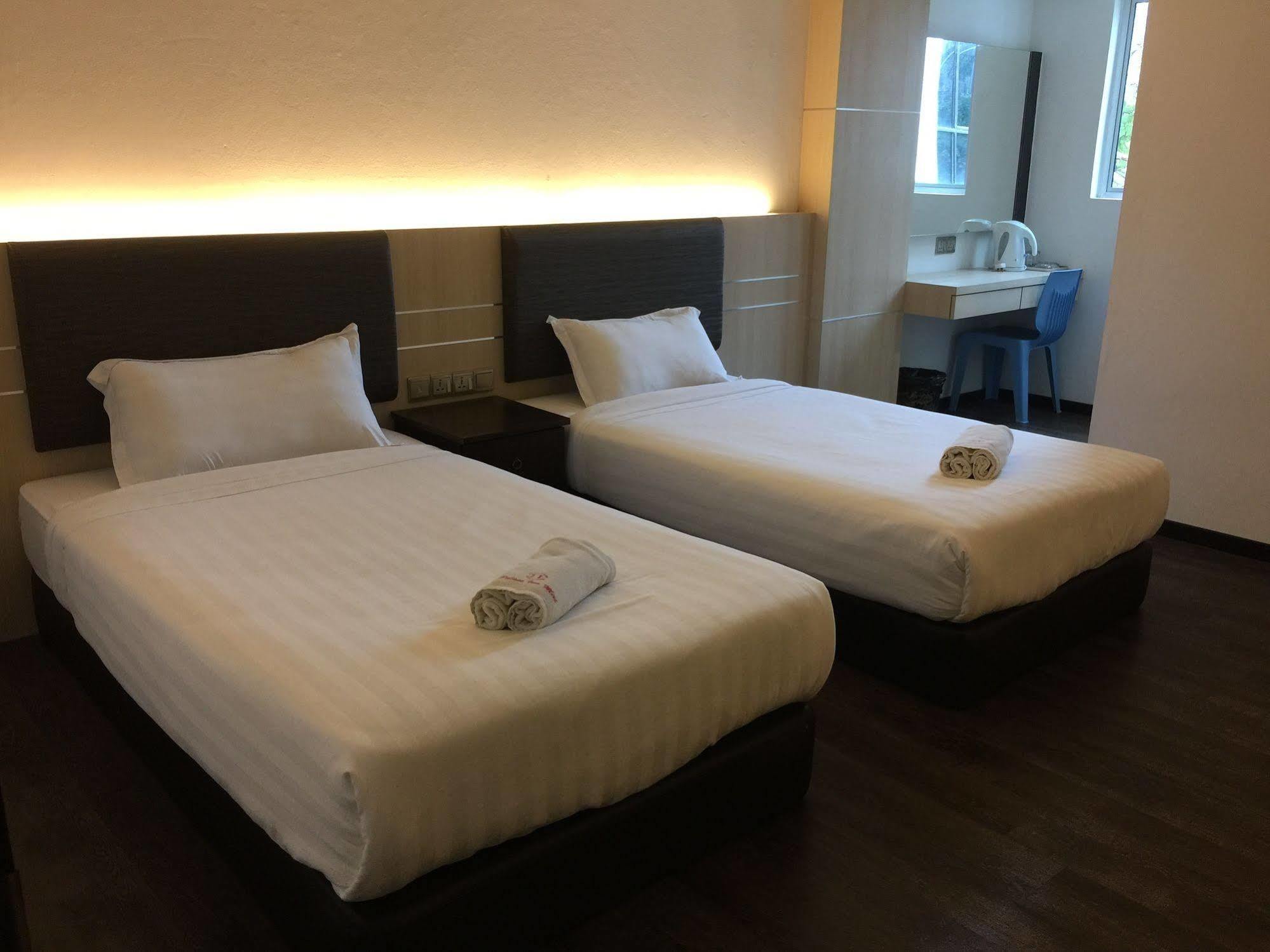 Palace Inn Miri Extérieur photo