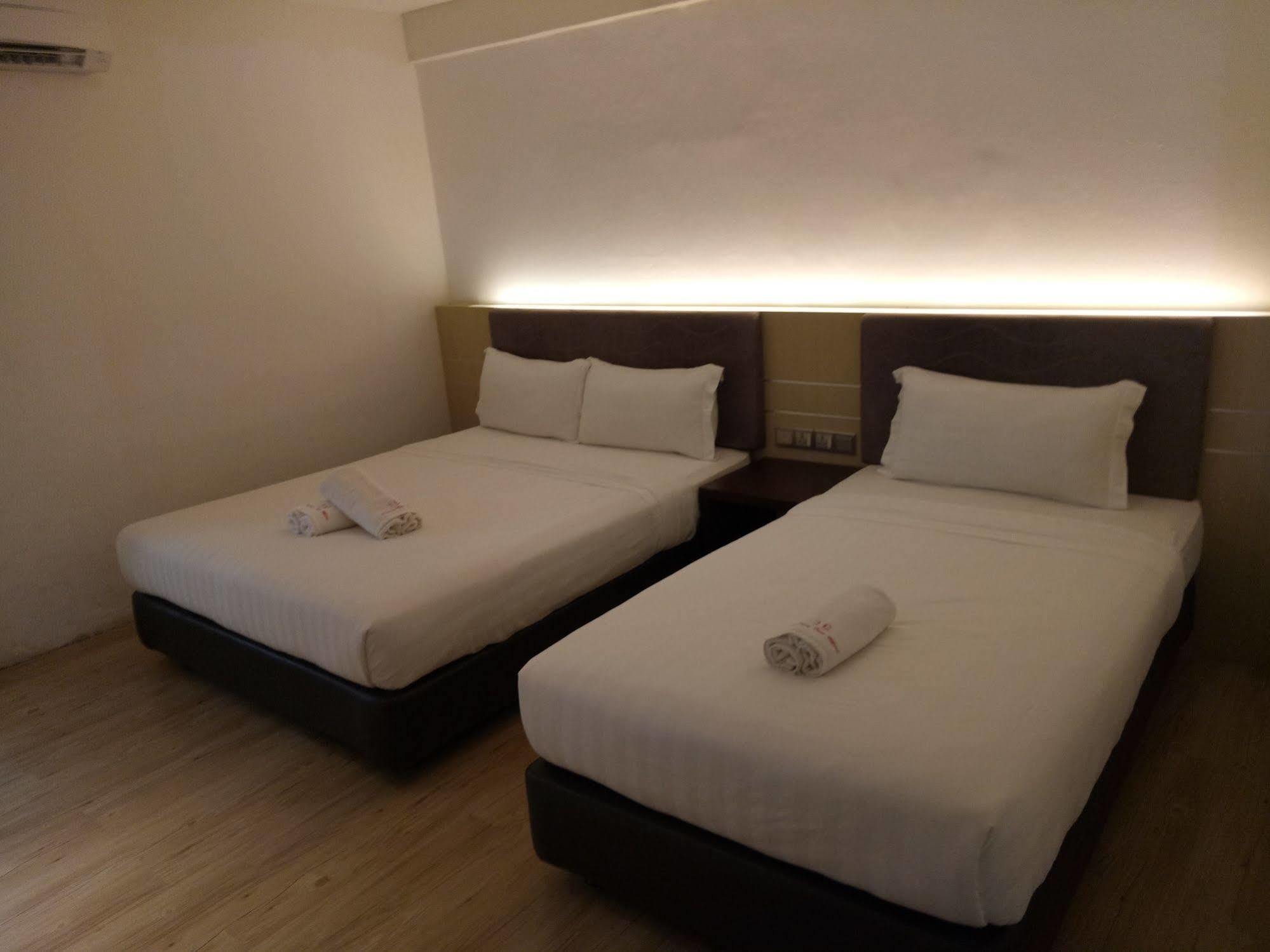 Palace Inn Miri Extérieur photo