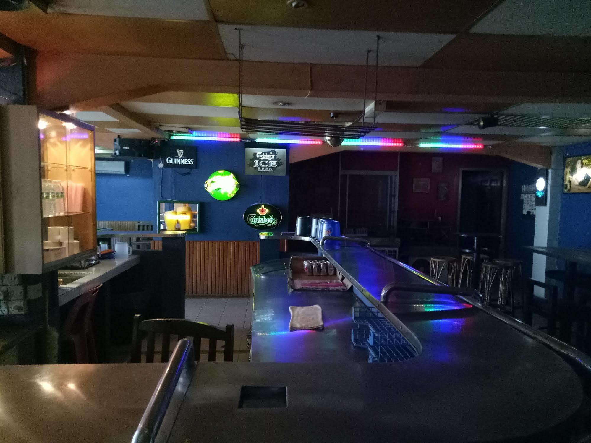 Palace Inn Miri Extérieur photo