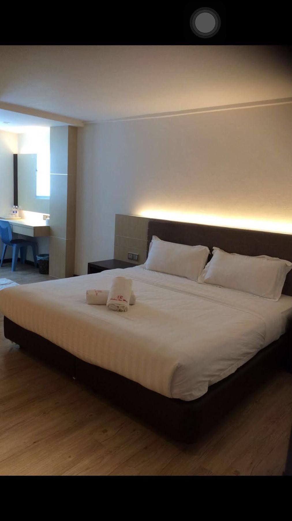 Palace Inn Miri Extérieur photo